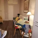 Modern Apartment In Seville With Air Conditioning 55 M²